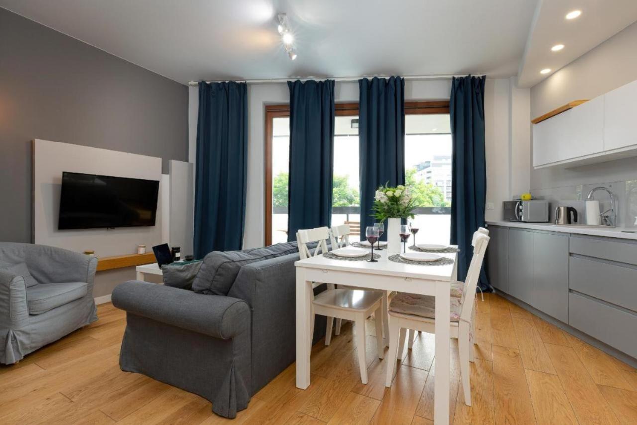 Modern Apartment With Pool Near Golden Terraces Warsaw Ngoại thất bức ảnh